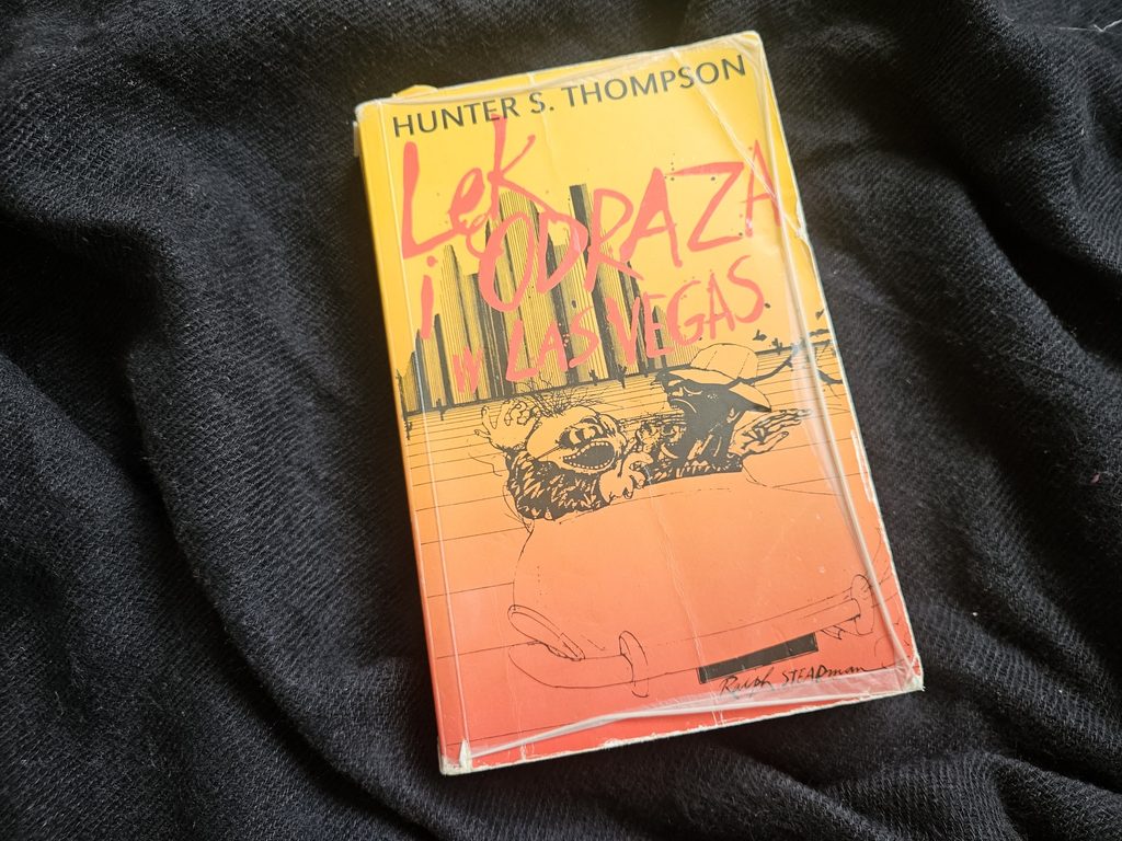 zabawna książka, śmieszna książka, książka z czarnym humorem